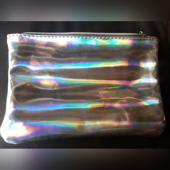 🍁 3 for 28 - Silver Rainbow Metallic Ipsy Makeup Bag - Picture 3 of 6